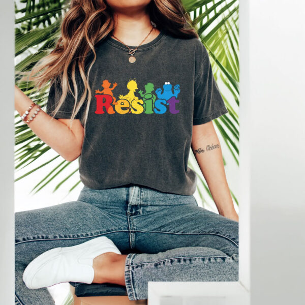 Save PBS Resist 2025 T-Shirt